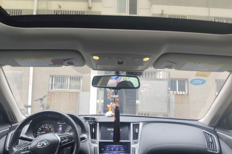 Used Infiniti Q50L 2018 2.0T Enjoyment Version China VI Standard Headliner