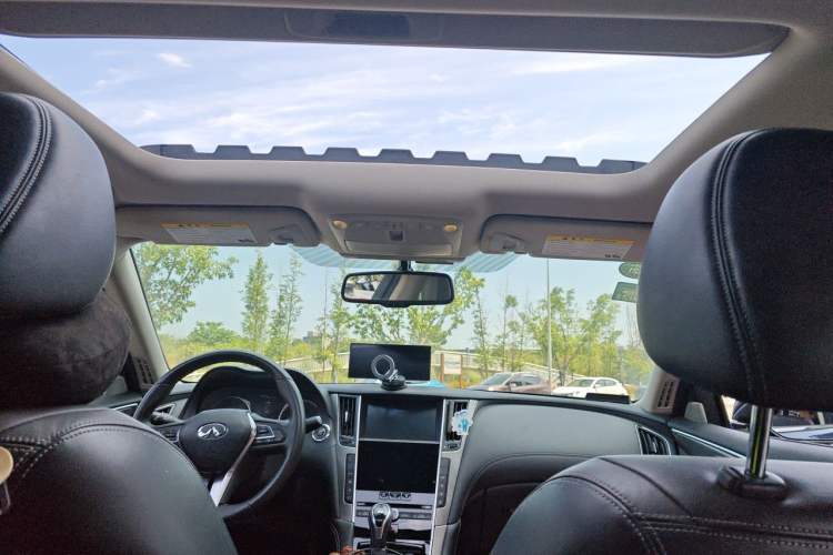 Used Infiniti Q50L 2018 2.0T Enjoyment Version China VI Standard Headliner