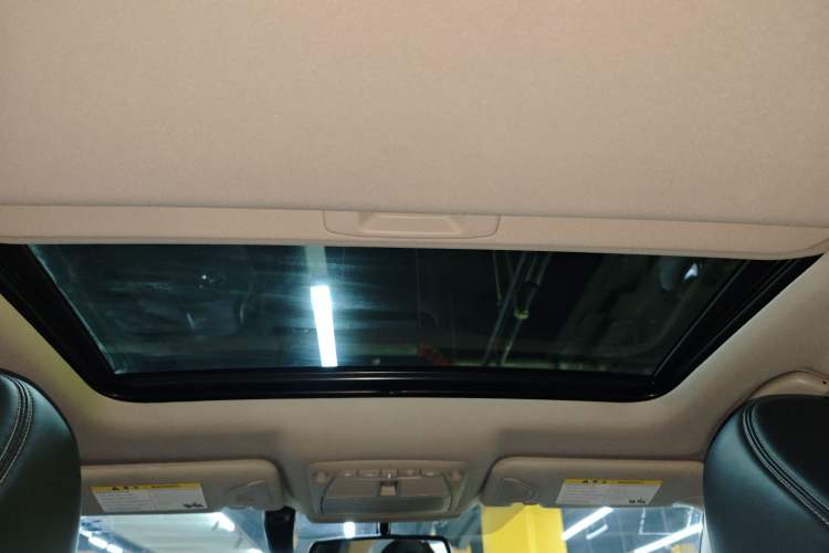 Used Infiniti Q50L 2018 2.0T Enjoyment Version China VI Standard Headliner