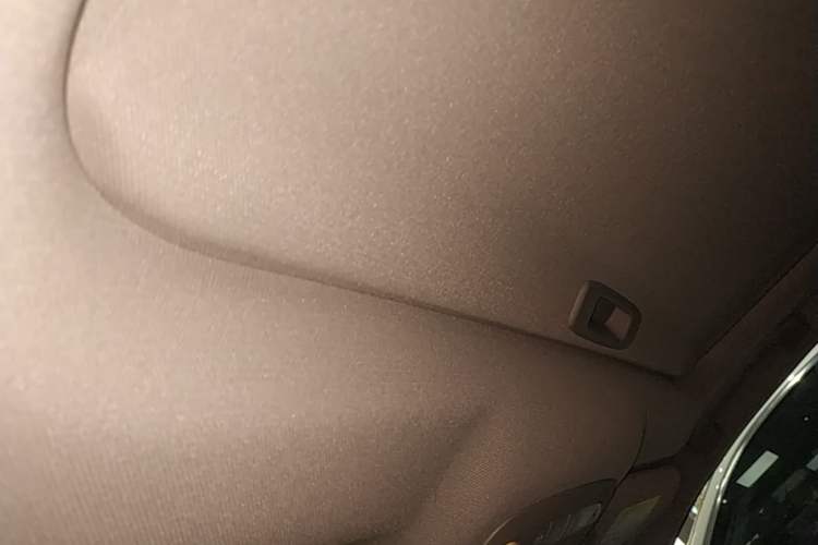 Used Infiniti Q50L 2018 2.0T Comfort Edition China VI Standard Headliner