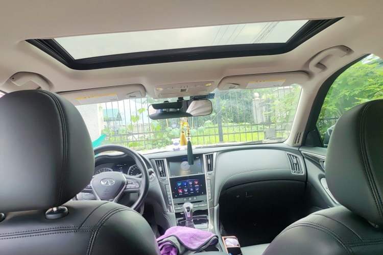 Used Infiniti Q50L 2018 2.0T Comfort Edition China VI Standard Headliner