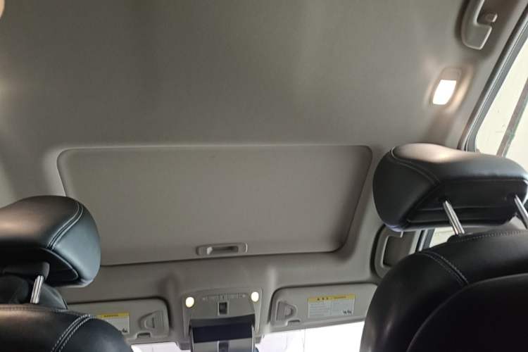 Used Infiniti Q50L 2018 2.0T Enjoyment Version China VI Standard Headliner