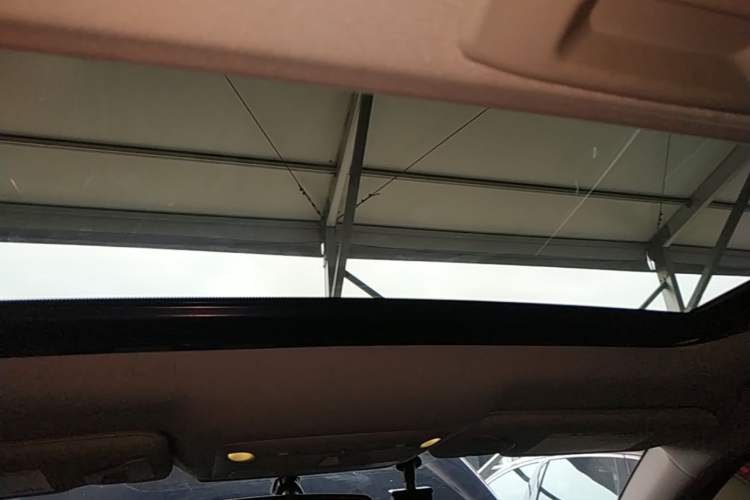 Used Infiniti Q50L 2018 2.0T Enjoyment Version China VI Standard Headliner