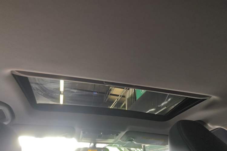 Used Infiniti Q50L 2018 2.0T Enjoyment Version China VI Standard Headliner
