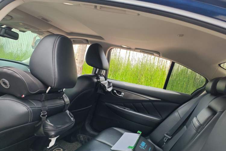 Used Infiniti Q50L 2018 2.0T Enjoyment Version China VI Standard Headliner