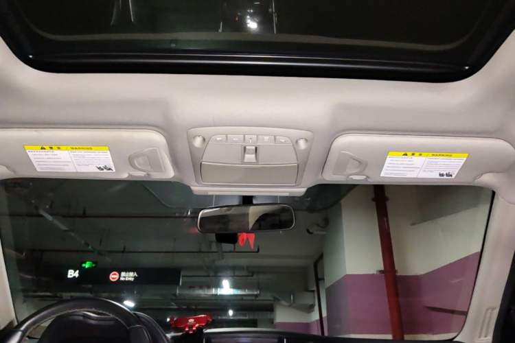 Used Infiniti Q50L 2018 2.0T Comfort Edition China VI Standard Headliner