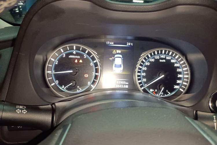 Used Infiniti Q50L 2018 2.0T Comfort Edition China VI Standard Instrument Cluster