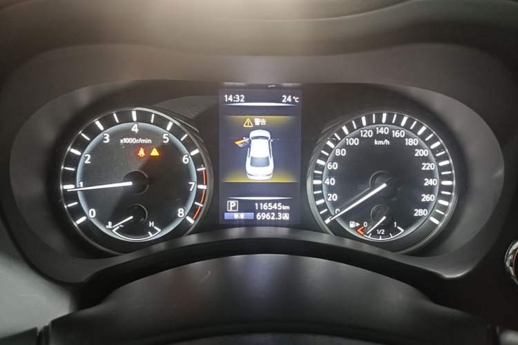 Used Infiniti Q50L 2018 2.0T Enjoyment Edition China V standard Instrument Cluster