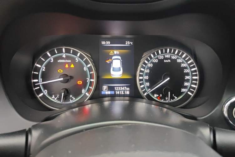 Used Infiniti Q50L 2018 2.0T Enjoyment Edition China V standard Instrument Cluster
