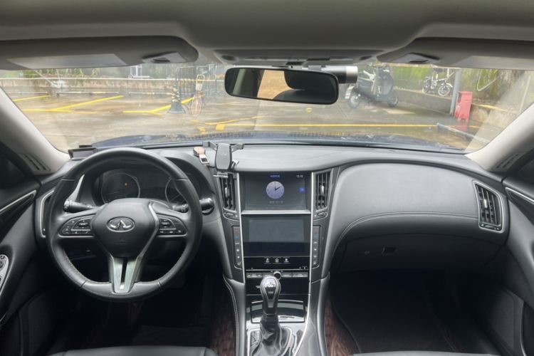 Used Infiniti Q50L 2018 2.0T Comfort Edition China VI Standard Interior 1