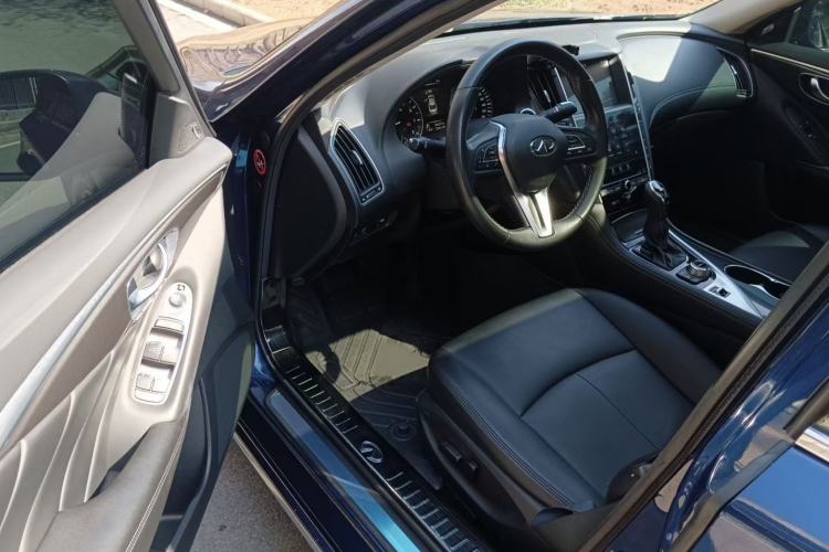 Used Infiniti Q50L 2018 2.0T Comfort Edition China VI Standard Interior 1