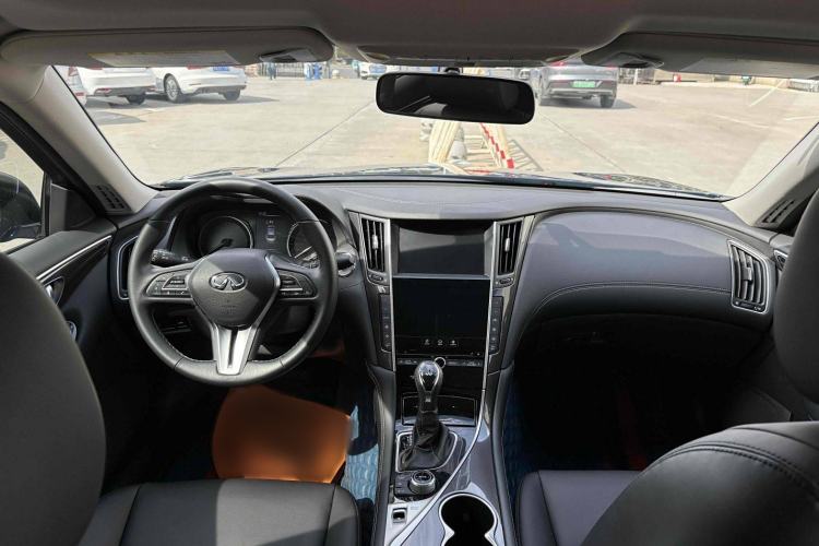 Used Infiniti Q50L 2018 2.0T Comfort Edition China VI Standard Interior 1