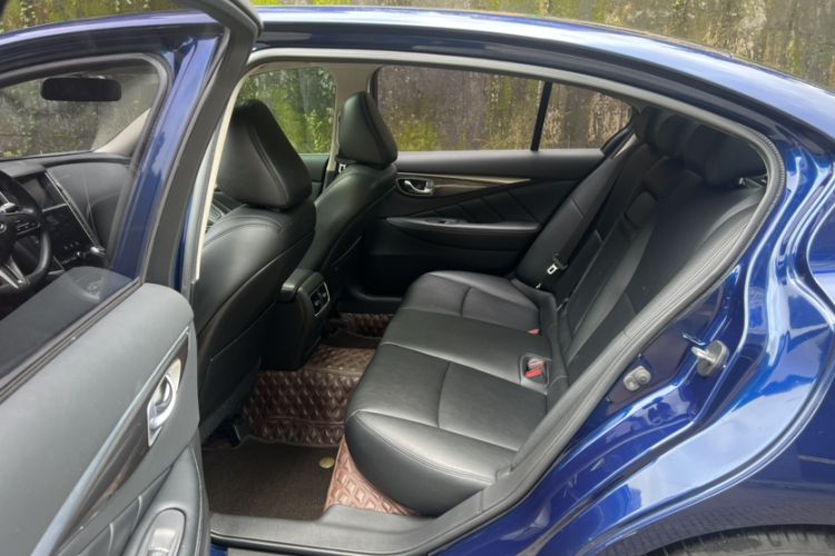 Used Infiniti Q50L 2018 2.0T Comfort Edition China VI Standard Interior 2