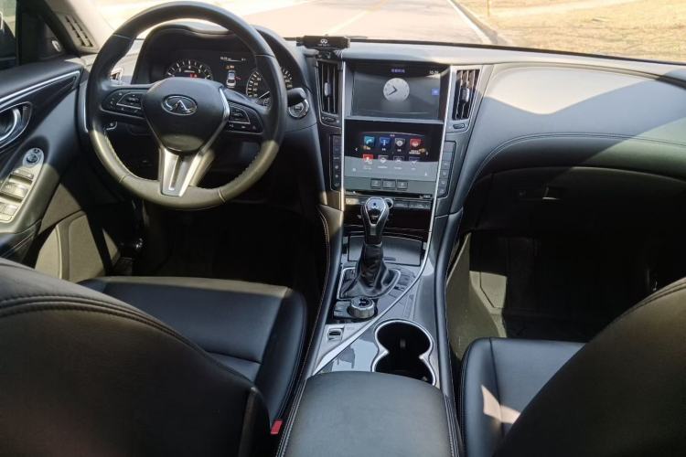 Used Infiniti Q50L 2018 2.0T Comfort Edition China VI Standard Interior 2