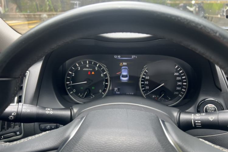 Used Infiniti Q50L 2018 2.0T Comfort Edition China VI Standard Interior 3