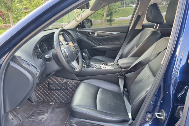 Used Infiniti Q50L 2018 2.0T Comfort Edition China VI Standard Interior 3