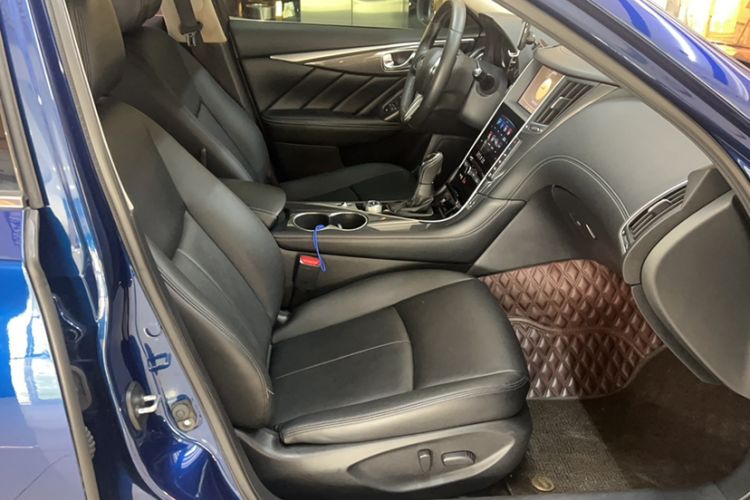 Used Infiniti Q50L 2018 2.0T Comfort Edition China VI Standard Interior 3