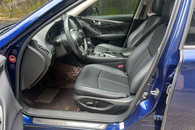 Used Infiniti Q50L 2018 2.0T Comfort Edition China VI Standard Interior 4