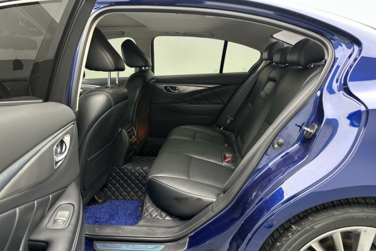 Used Infiniti Q50L 2018 2.0T Enjoyment Version China VI Standard Interior 4