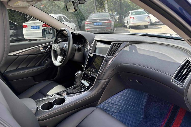 Used Infiniti Q50L 2018 2.0T Comfort Edition China VI Standard Interior 4