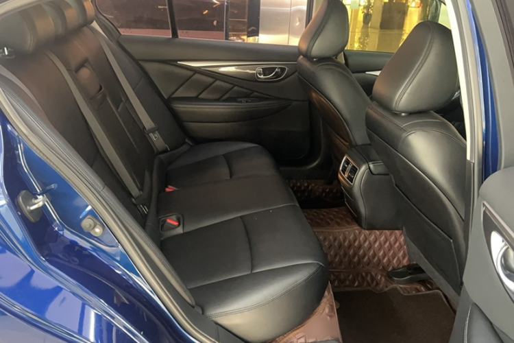 Used Infiniti Q50L 2018 2.0T Comfort Edition China VI Standard Interior 4