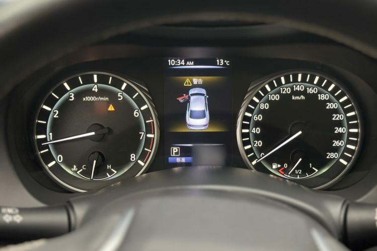 Used Infiniti Q50L 2018 2.0T Enjoyment Version China VI Standard Interior 5
