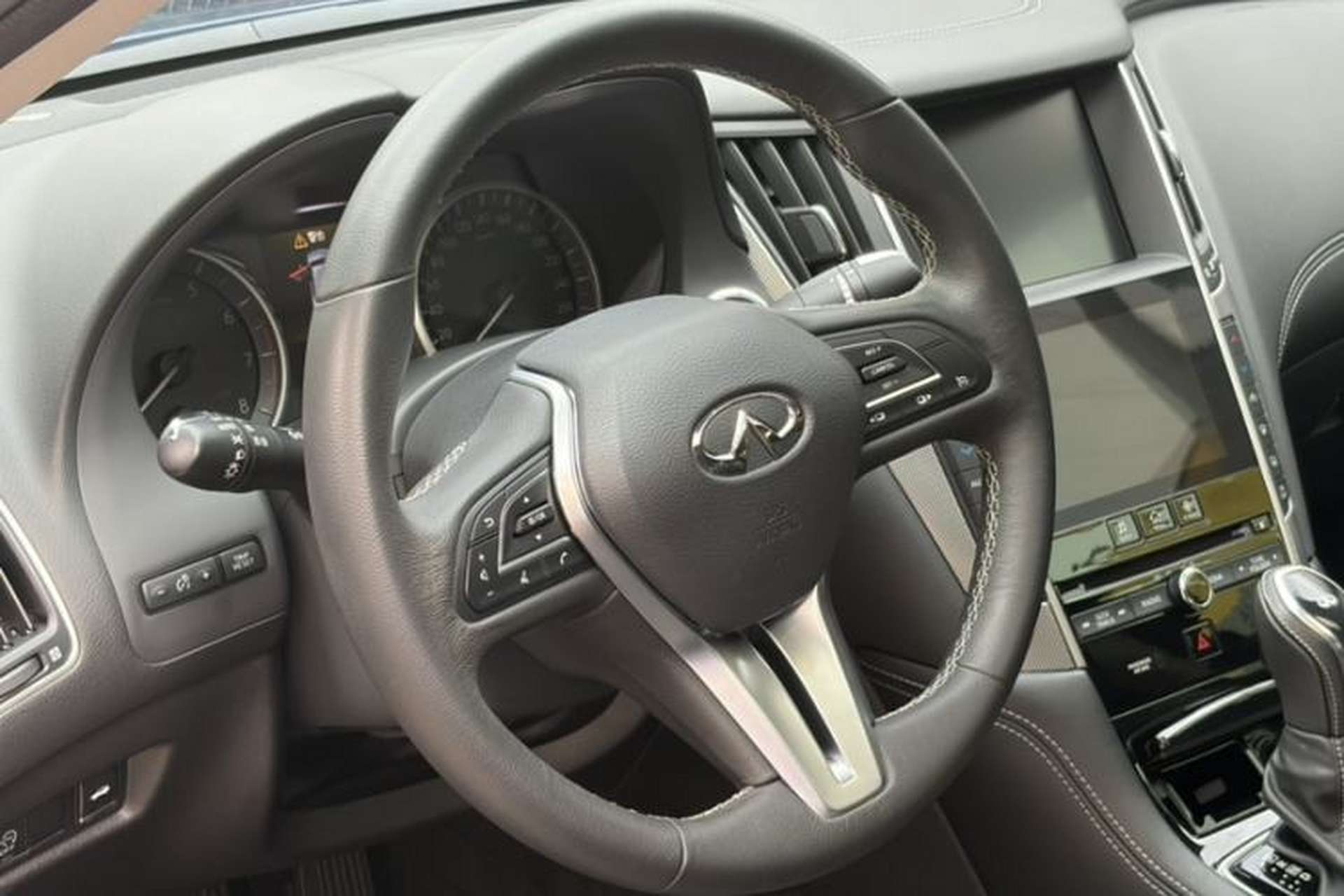 Used Infiniti Q50L 2018 2.0T Enjoyment Version China VI Standard Interior 6
