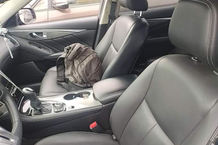 Used Infiniti Q50L 2018 2.0T Enjoyment Version China VI Standard Left Front Seat