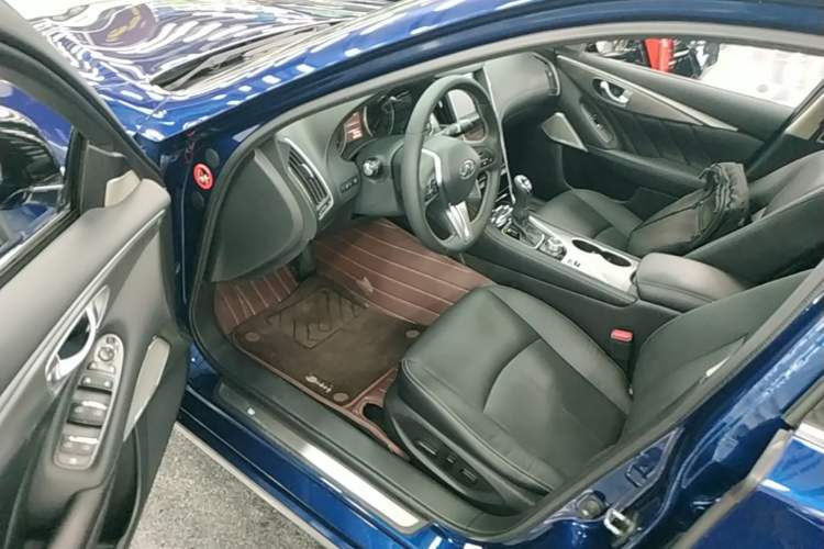 Used Infiniti Q50L 2018 2.0T Enjoyment Version China VI Standard Left Front Seat