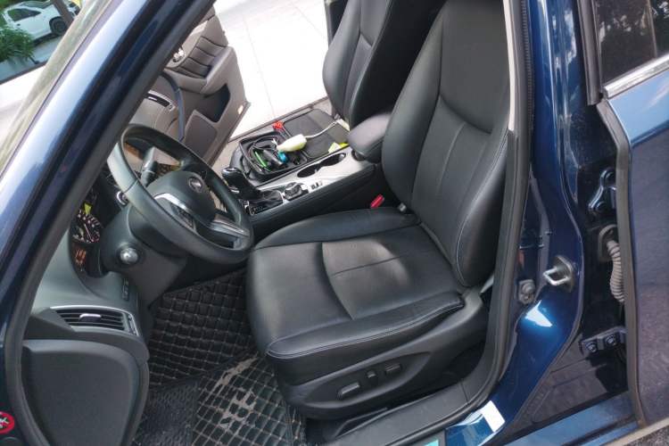 Used Infiniti Q50L 2018 2.0T Enjoyment Version China VI Standard Left Front Seat
