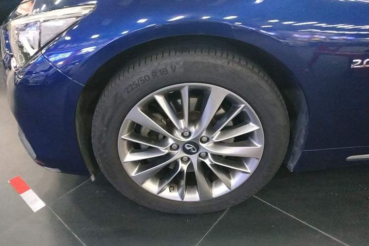 Used Infiniti Q50L 2018 2.0T Enjoyment Edition China V standard Left Front Wheel Hub