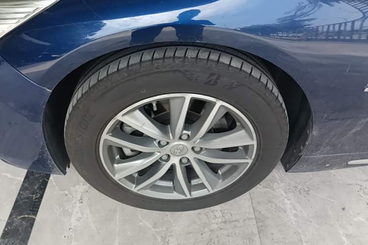 Used Infiniti Q50L 2018 2.0T Comfort Edition China VI Standard Left Front Wheel Hub