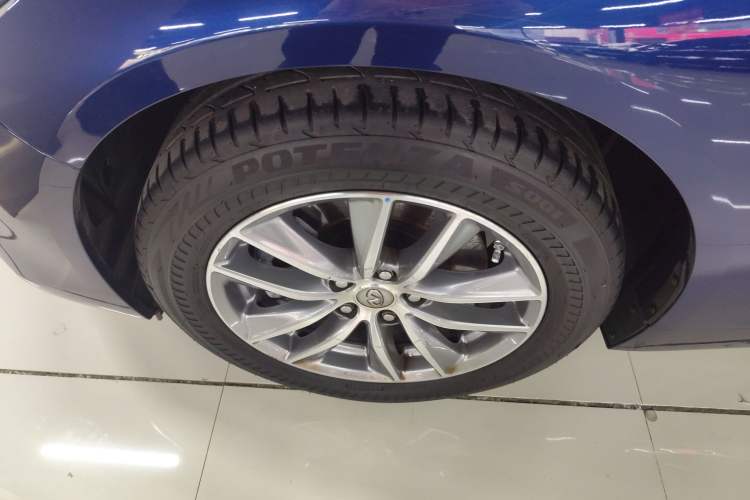 Used Infiniti Q50L 2018 2.0T Comfort Edition China VI Standard Left Front Wheel Hub