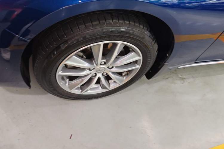 Used Infiniti Q50L 2018 2.0T Comfort Edition China VI Standard Left Front Wheel Hub