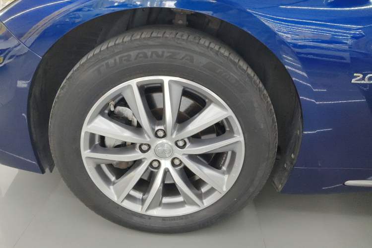 Used Infiniti Q50L 2018 2.0T Comfort Edition China VI Standard Left Front Wheel Hub