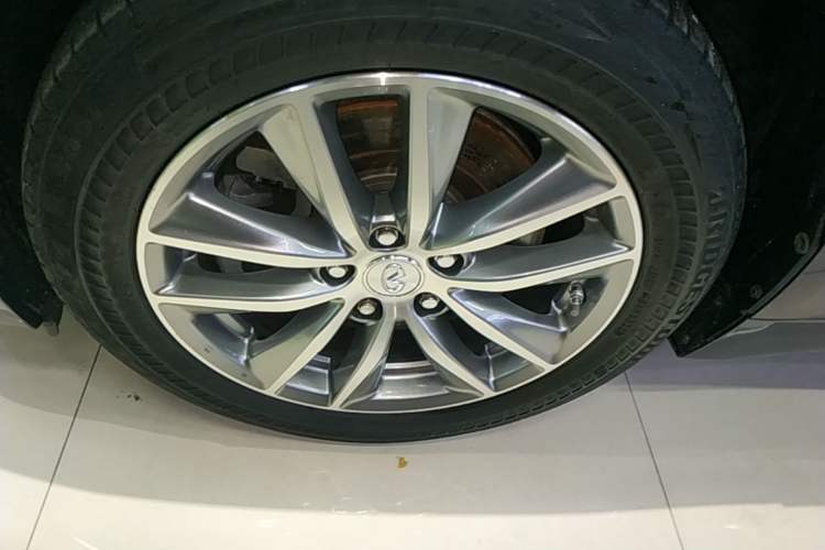 Used Infiniti Q50L 2018 2.0T Comfort Edition China VI Standard Left Front Wheel Hub