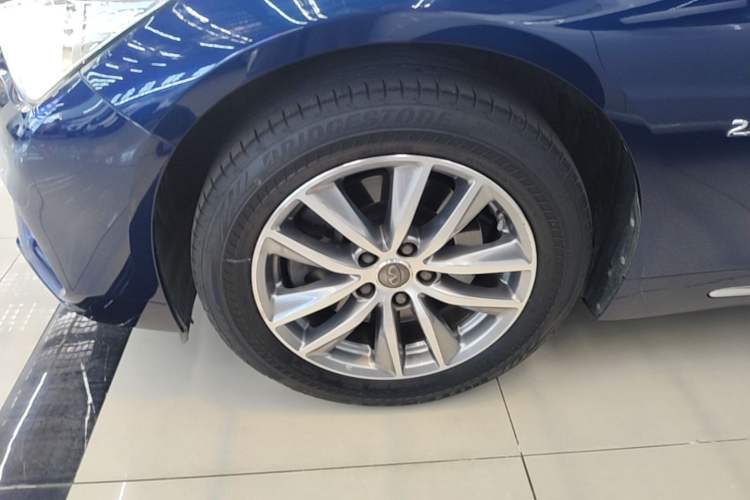 Used Infiniti Q50L 2018 2.0T Comfort Edition China VI Standard Left Front Wheel Hub