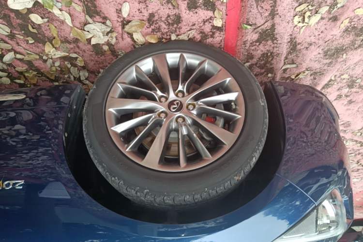 Used Infiniti Q50L 2018 2.0T Enjoyment Version China VI Standard Left Front Wheel Hub