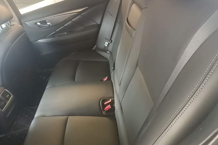Used Infiniti Q50L 2018 2.0T Enjoyment Version China VI Standard Left Rear Seat