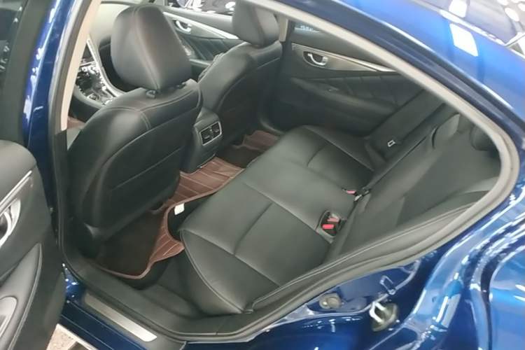 Used Infiniti Q50L 2018 2.0T Enjoyment Version China VI Standard Left Rear Seat