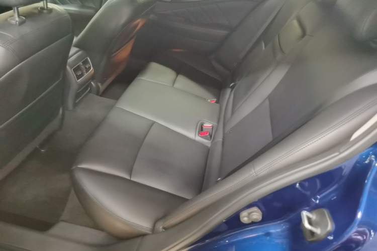 Used Infiniti Q50L 2018 2.0T Comfort Edition China V Standard Left Rear Seat