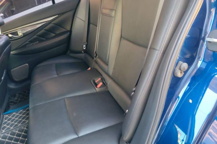 Used Infiniti Q50L 2018 2.0T Comfort Edition China V Standard Left Rear Seat