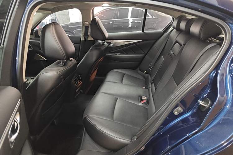 Used Infiniti Q50L 2018 2.0T Enjoyment Version China VI Standard Left Rear Seat