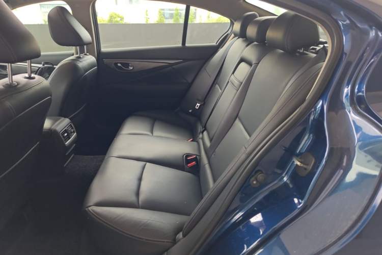 Used Infiniti Q50L 2018 2.0T Enjoyment Version China VI Standard Left Rear Seat