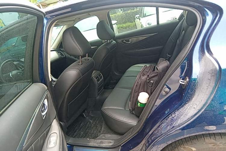 Used Infiniti Q50L 2018 2.0T Enjoyment Version China VI Standard Left Rear Seat