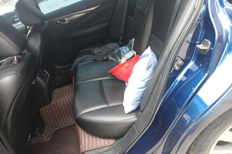Used Infiniti Q50L 2018 2.0T Comfort Edition China VI Standard Left Rear Seat