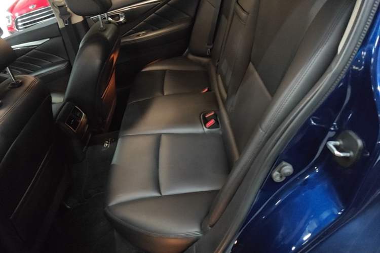 Used Infiniti Q50L 2018 2.0T Comfort Edition China VI Standard Left Rear Seat