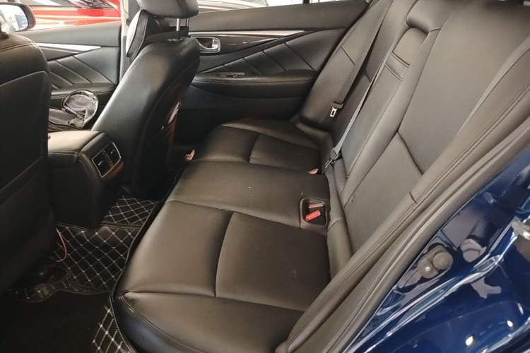 Used Infiniti Q50L 2018 2.0T Comfort Edition China V Standard Left Rear Seat