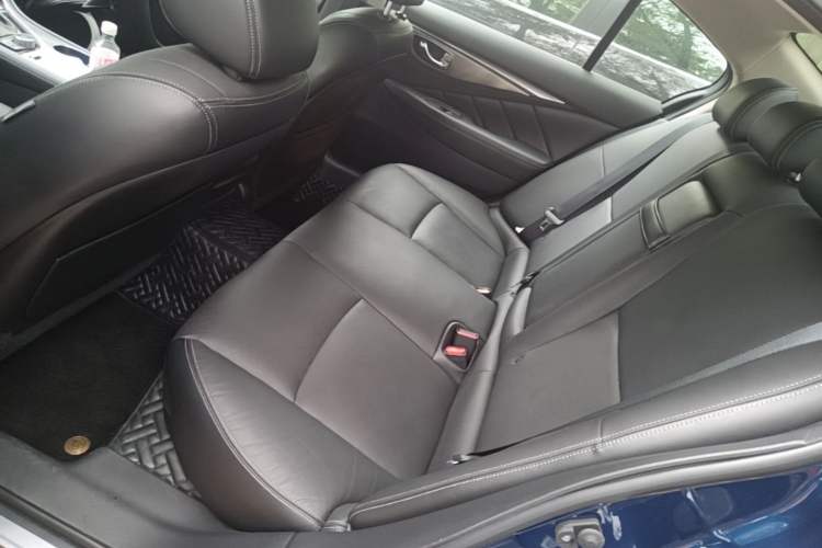 Used Infiniti Q50L 2018 2.0T Enjoyment Version China VI Standard Left Rear Seat