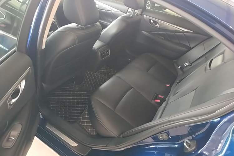 Used Infiniti Q50L 2018 2.0T Enjoyment Version China VI Standard Left Rear Seat